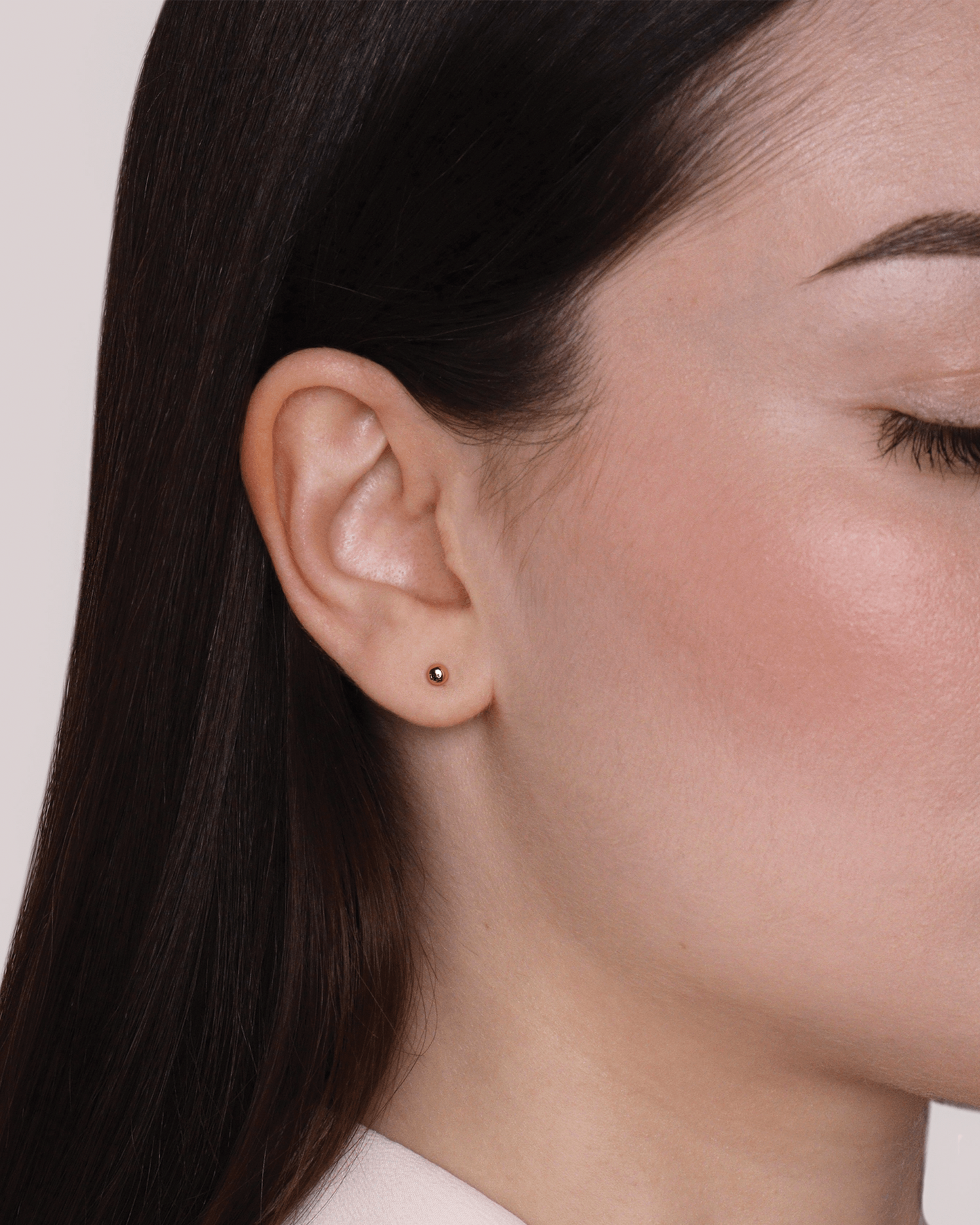 Orecchini a sfera Giulietta Oro Orecchini a lobo con un’elegante mini-sfera