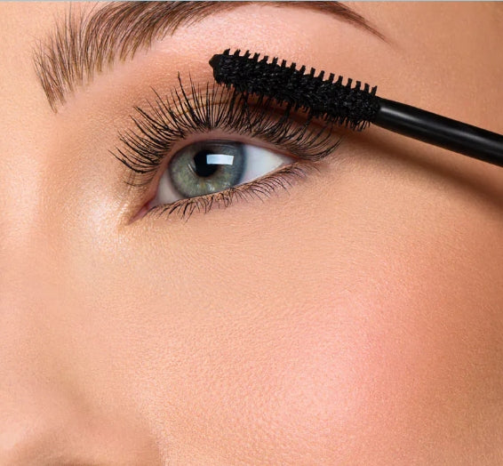 Mascara Full Love Extra volume e ciglia piene fino a 12 ore