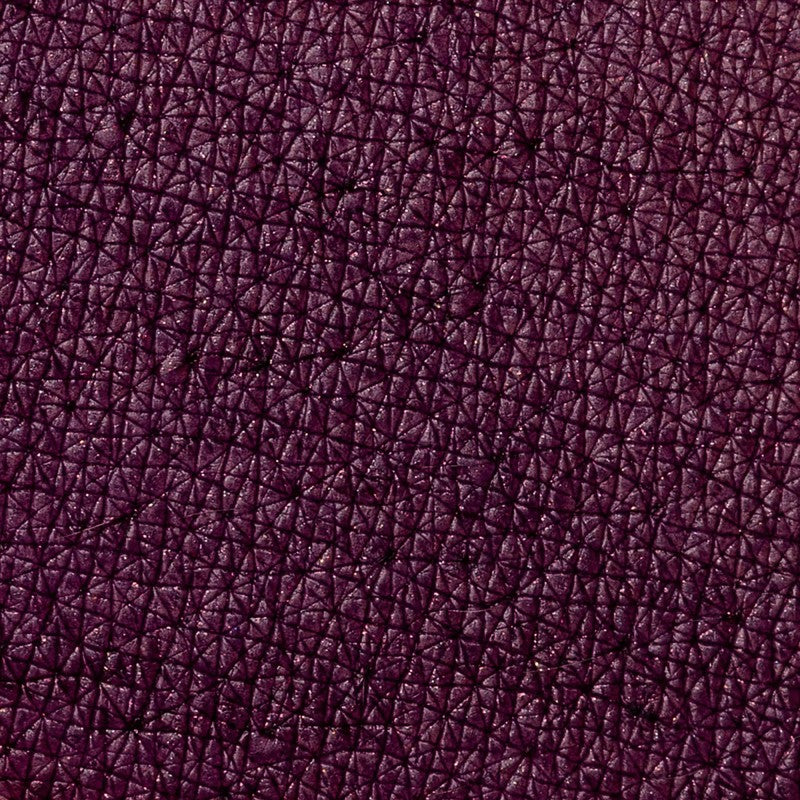 RUBY JUICE Sleep with me
Nero viola fumoso con satinatura oro rosa. Profondo, onirico, tempestoso.