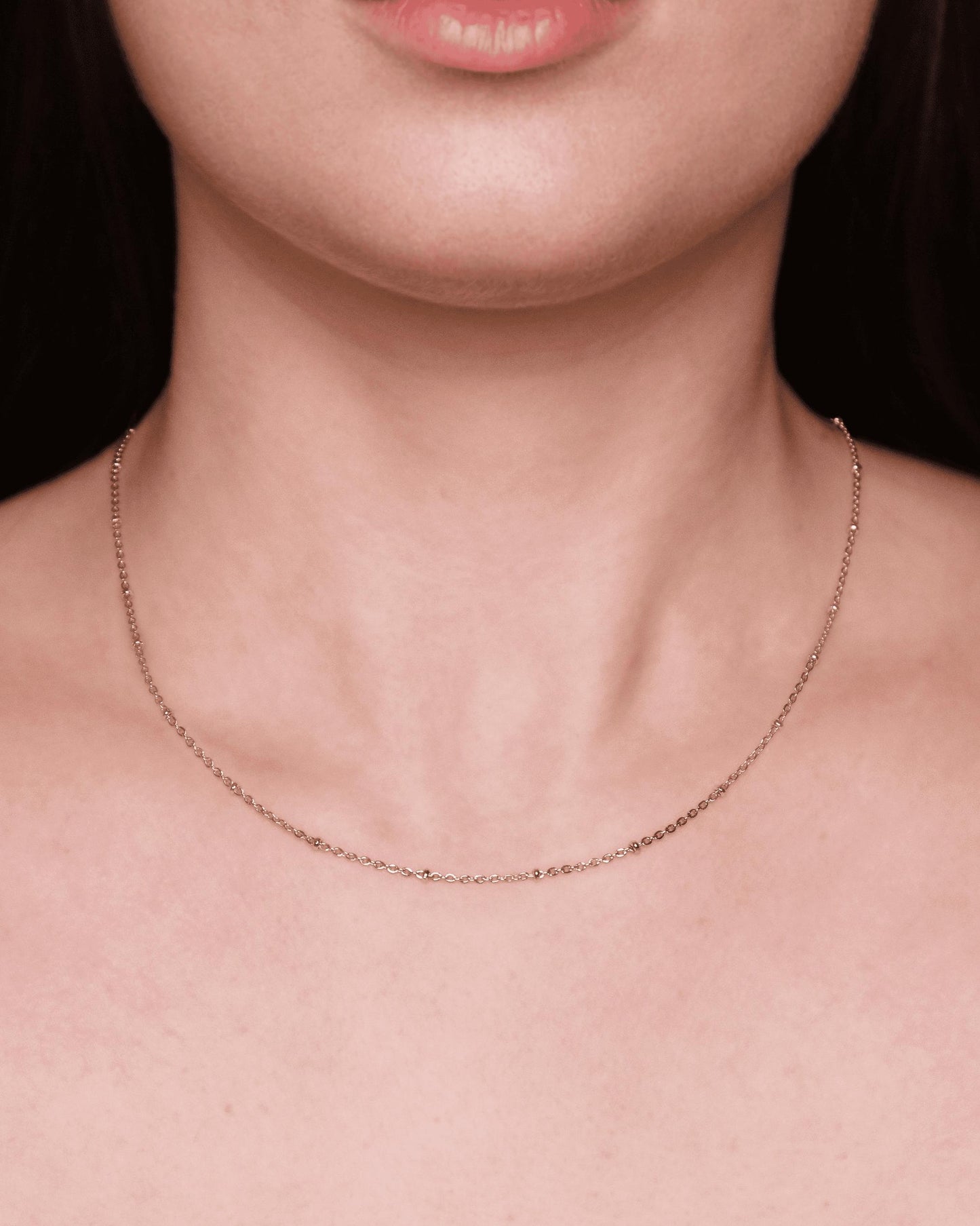 Collana Rosaria Argento Collana con filo e sfere stile rosario.