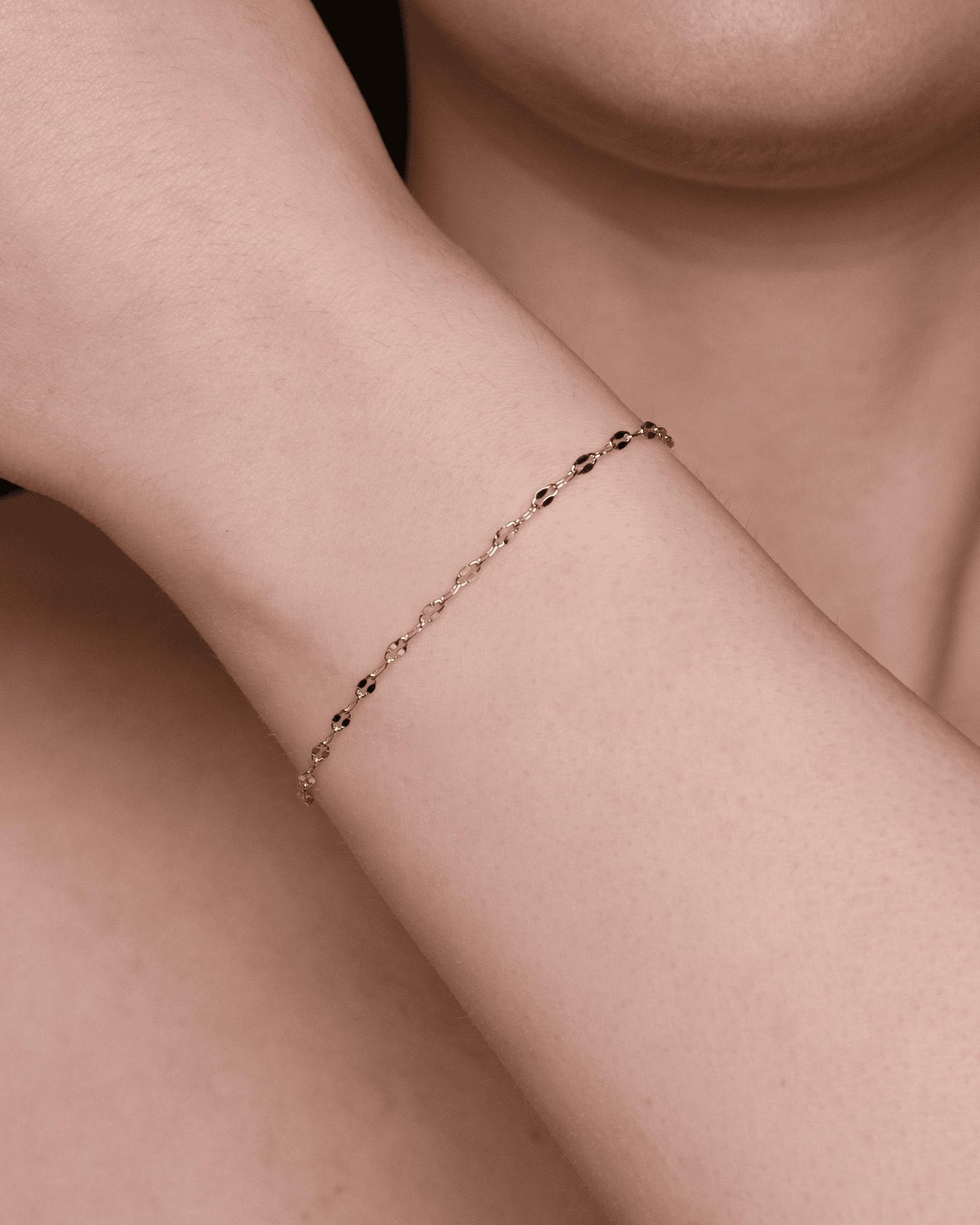 Bracciale Aida Argento Bracciale con maglia diamantata.