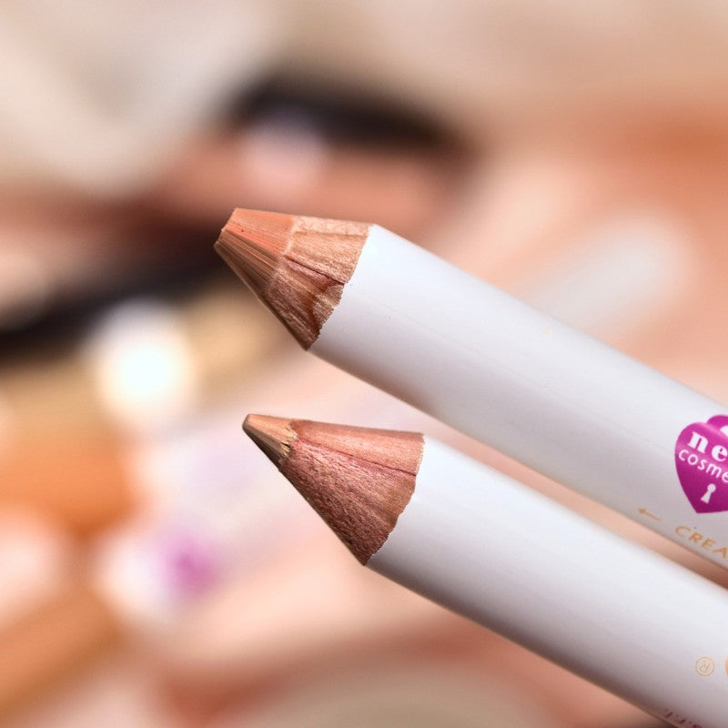 NASCONDINO CONCEALER  Tan Correttore doppio per nascondere tutte le imperfezioni.