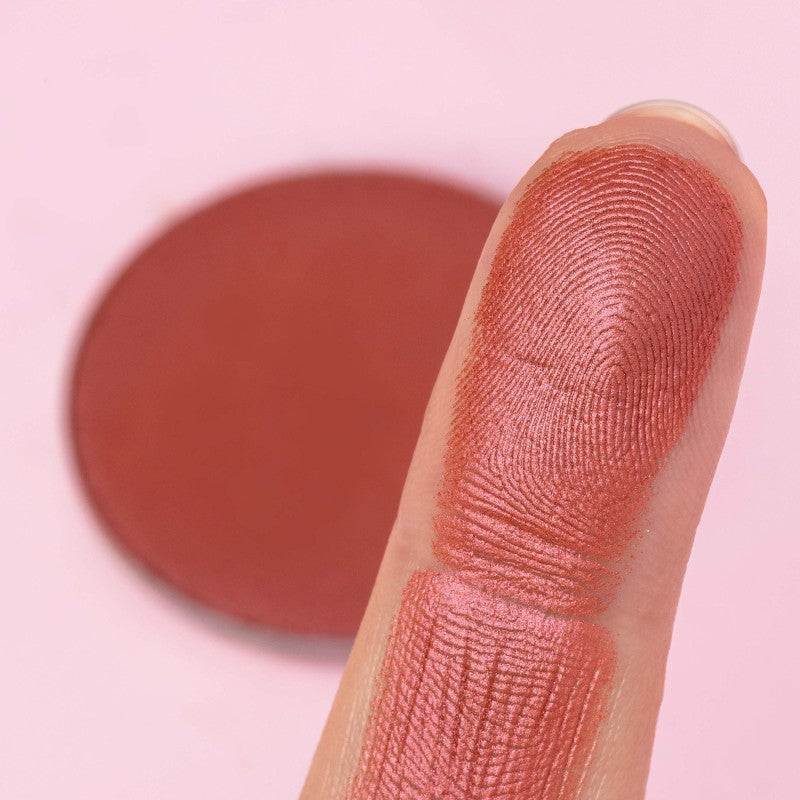 GLI ARCOBALENI
Human
Rosso sequoia chiaro vellutato.