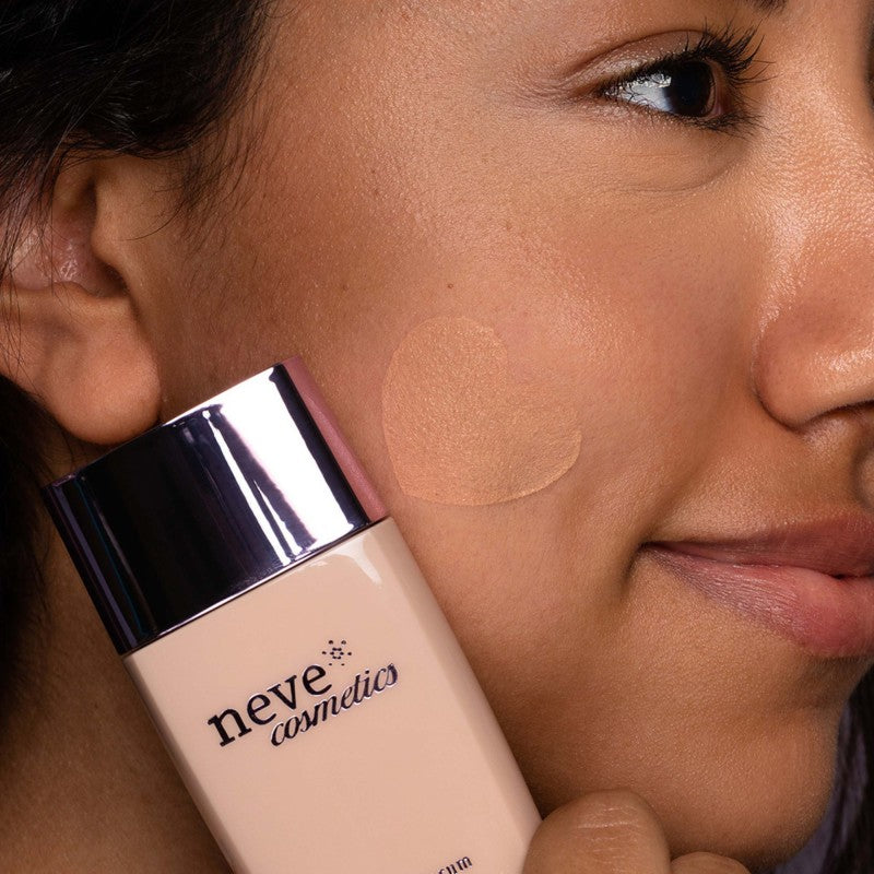 CREAM-TO-SERUM
Tan Neutral
Tonalità scura dal sottotono neutro.